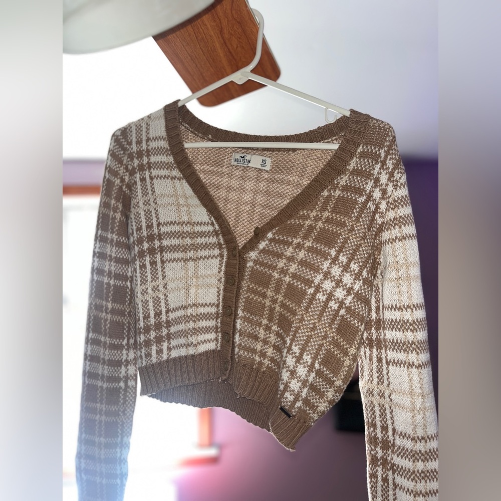 Cropped cardigan: color block brown/white plaid
